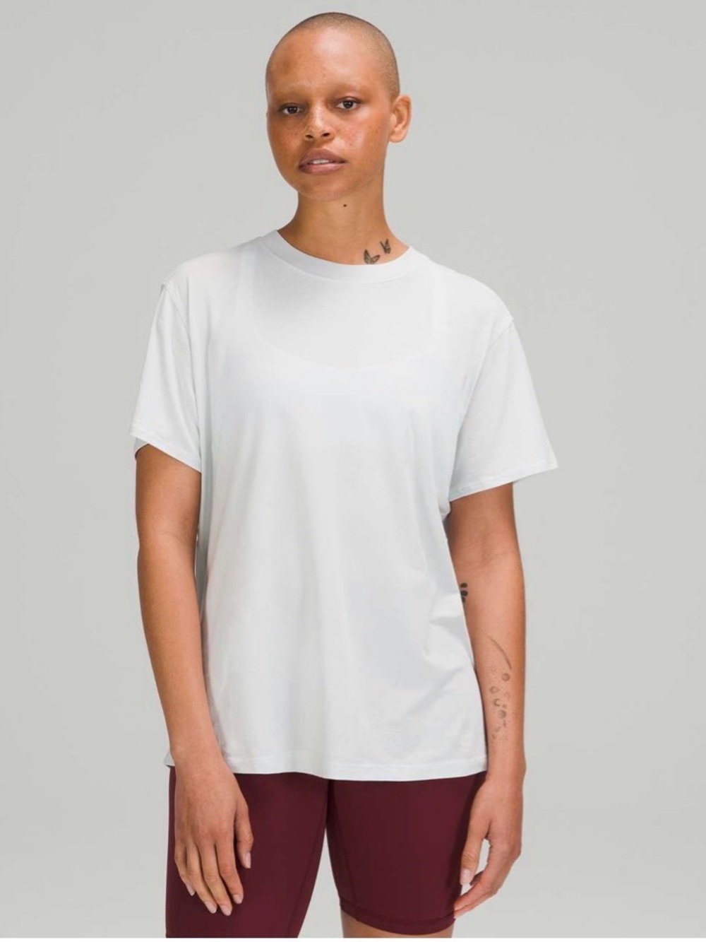 Lululemon Lululemon All Yours Tee
Ocean Air Size 4